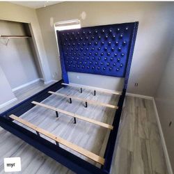 Brand New// Diamond Blue 6FT Tufted Queen Size Bed Frame Cama// Mattress Sold Separately 
