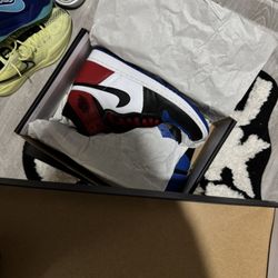 Jordan 1s Top 3 Size 8.5