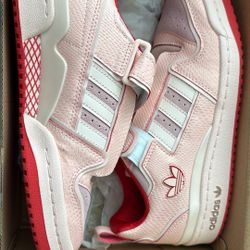 Adidas- Forum Plus W Size  7 1/2