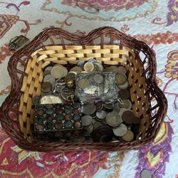 Moneda y de más $80