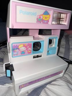 Hello Kitty Polaroid 600