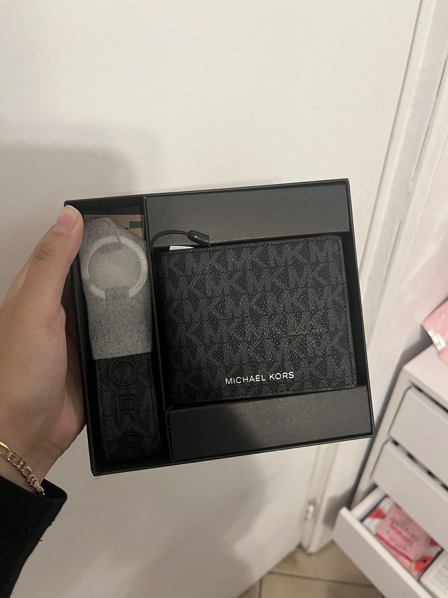 michael kors men’s wallet & keychain