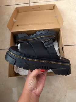 Dr.Martens women sandals