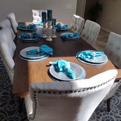 Beautiful Dining Table w/Server