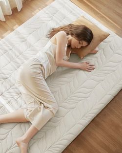 NEW Japanese Floor Mattress – 4” Thick Roll-Up Tatami Mat (Twin Size, Khaki)