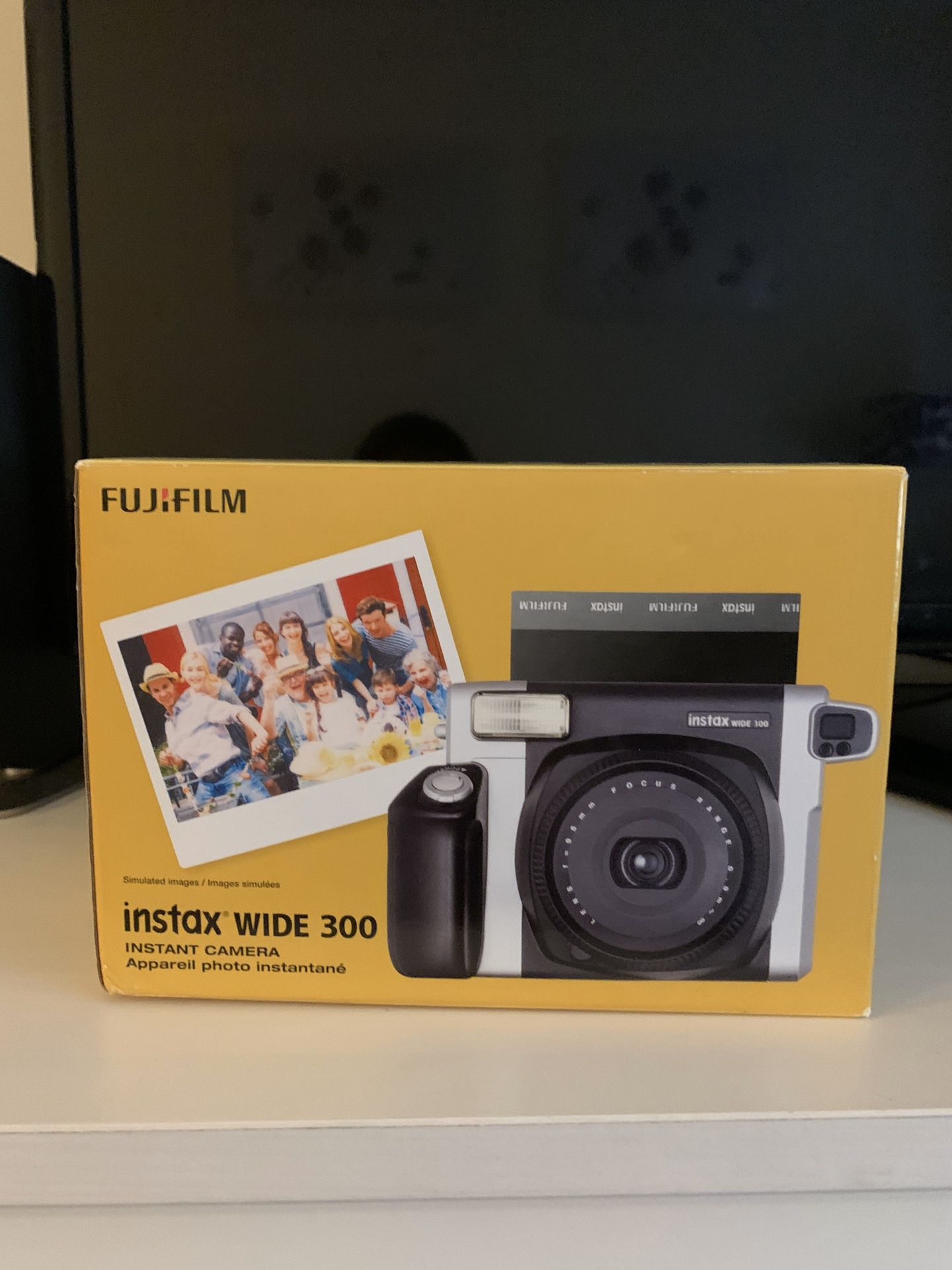 Fujifilm Instax Wide 300 - w/ photo album