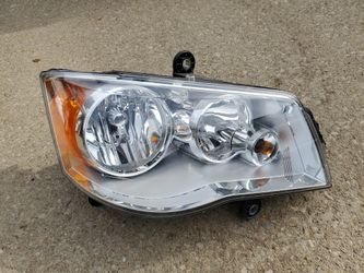 Headlight Chrysler Town Country