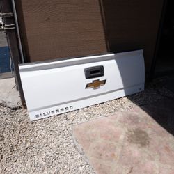 Chevrolet Silverado LT Tailgate