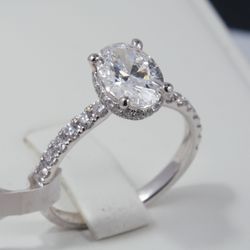 Solitaire Oval Cut Floating Halo Engagement Ring. 2.28 carat. IGI-Certified, lab-grown