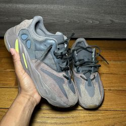 Adidas Yeezy Boost 700 'Mauve'