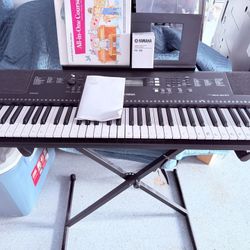 FOR SALE: Yamaha Keyboard – Like New + Stand & Music Books