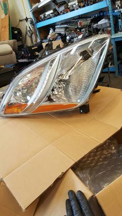 Brand new prius passenger headlight 04-09