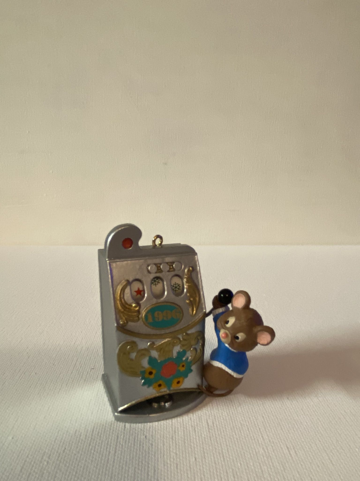 Hallmark Keepsake Ornament Jackpot Jingle 1996 Mouse w/ Slot Machine