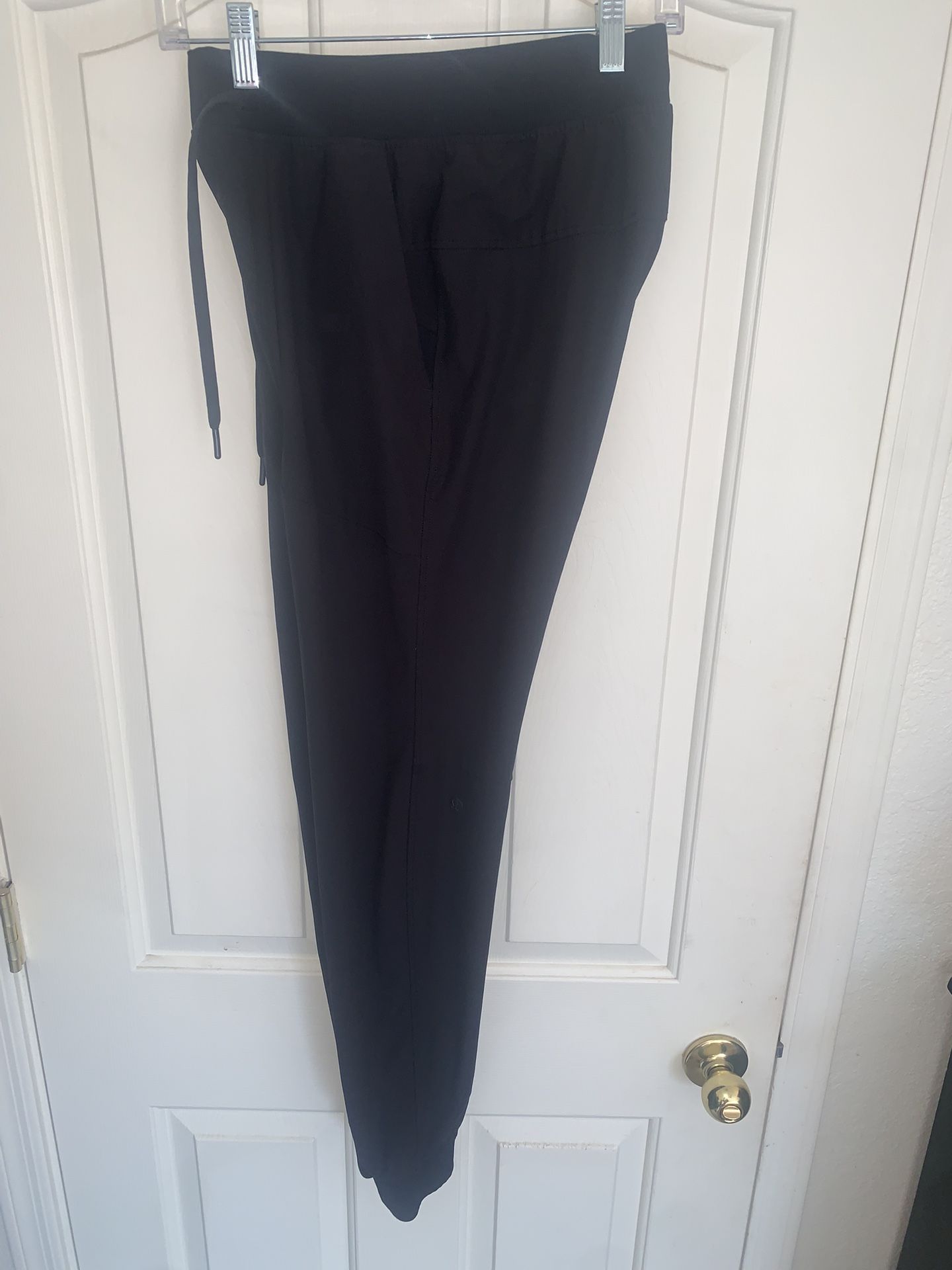 Women’s Lululemon Joggers!!