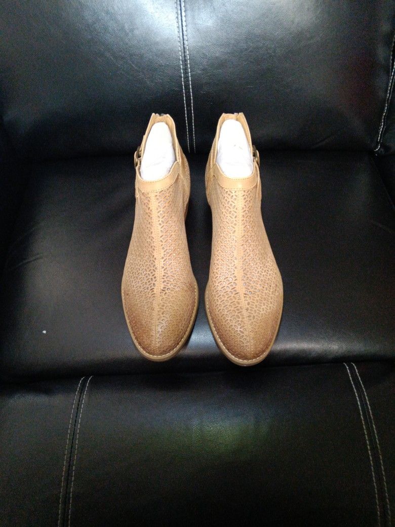 Brand New Comfortiva Brown Booties – Size 10 – Never Worn