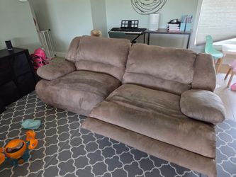 Reclining 3 piece set: sofa, loveseat, and chaise