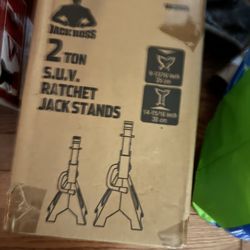 Brand new 2 ton jack stands