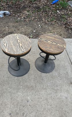 2 Barstools