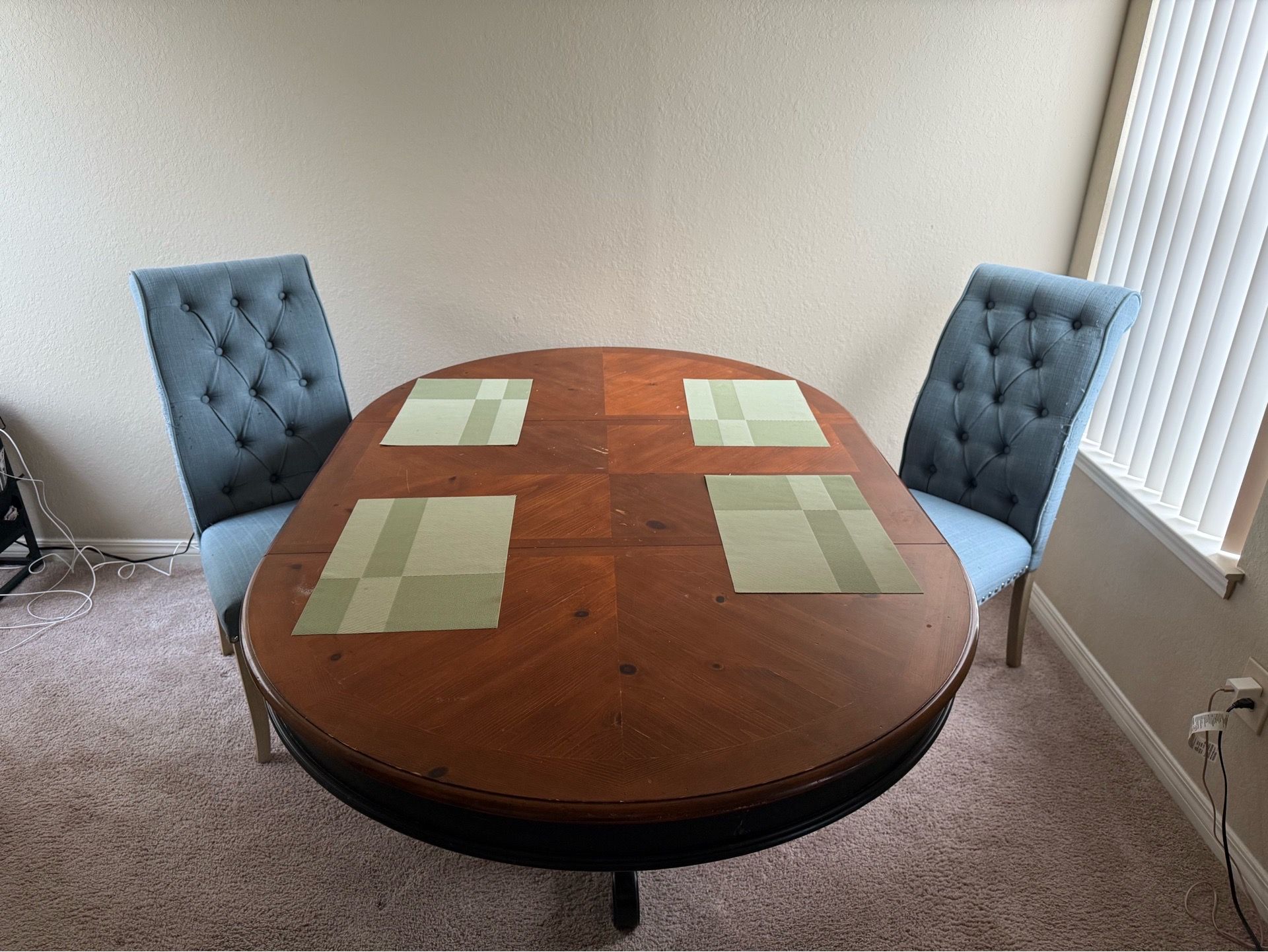 Extendable Round/Oval Dining Table + 2 Upholstered dining chairs + 4 Placemats