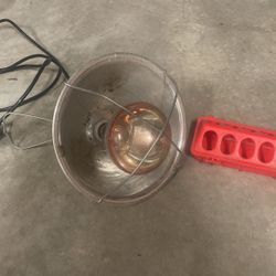 Chuck Feeder And Hear Lamp