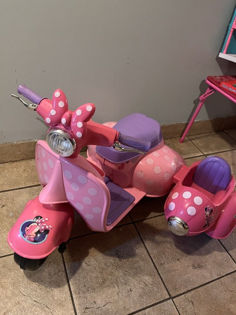Disney Minnie Electric Scooter