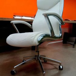 Pearl White Contemporary Office Chair 