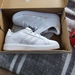 New Adidas Grand Court White Iridescent Size 3