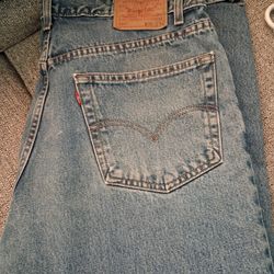 Like new 550 Levi jeans