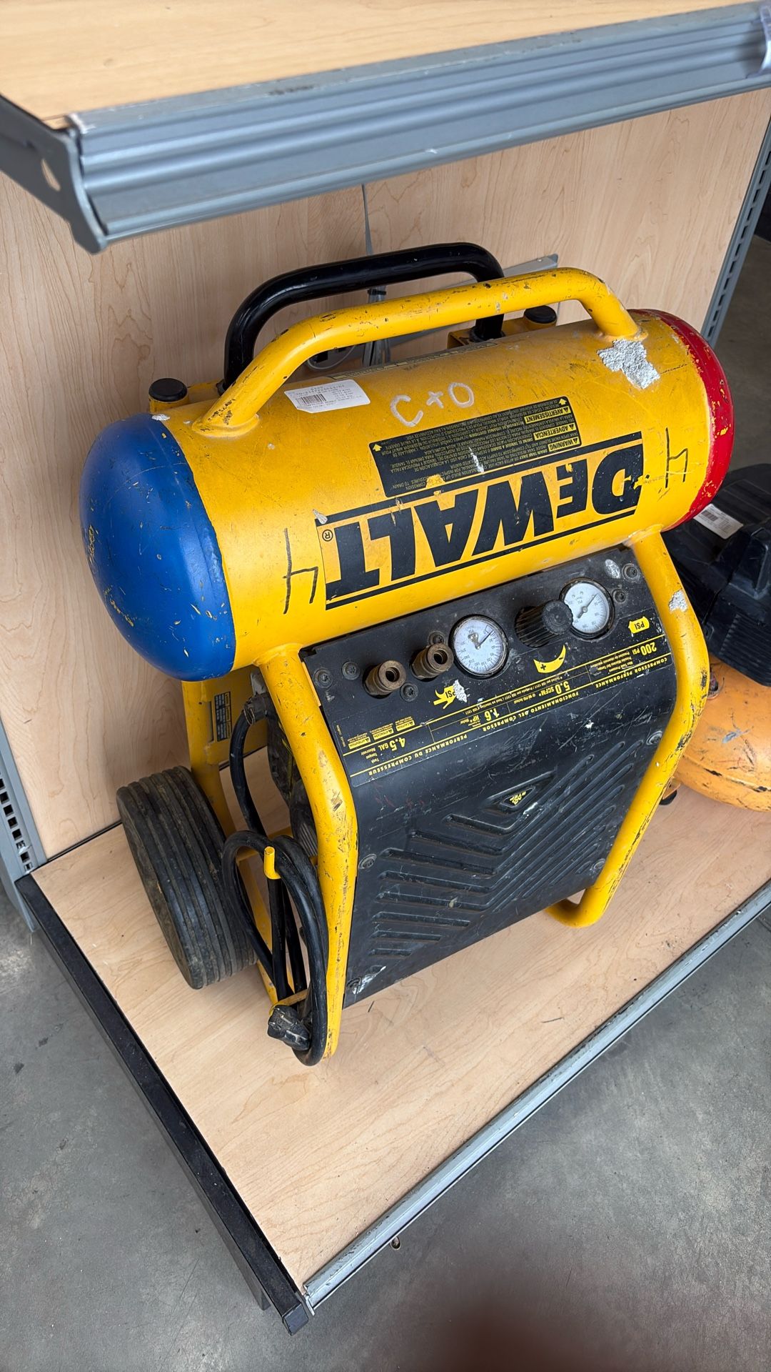 Dewalt 4.5 Gal Compressor