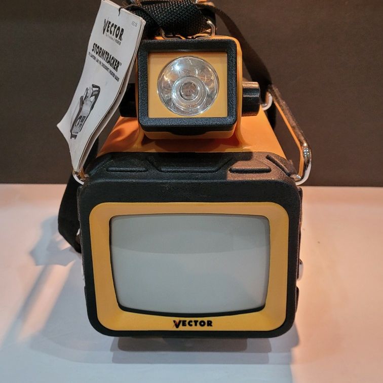 Vector StormTracker (TV, Lantern. AM/FM. Emergency Weather Radio) - NEW
