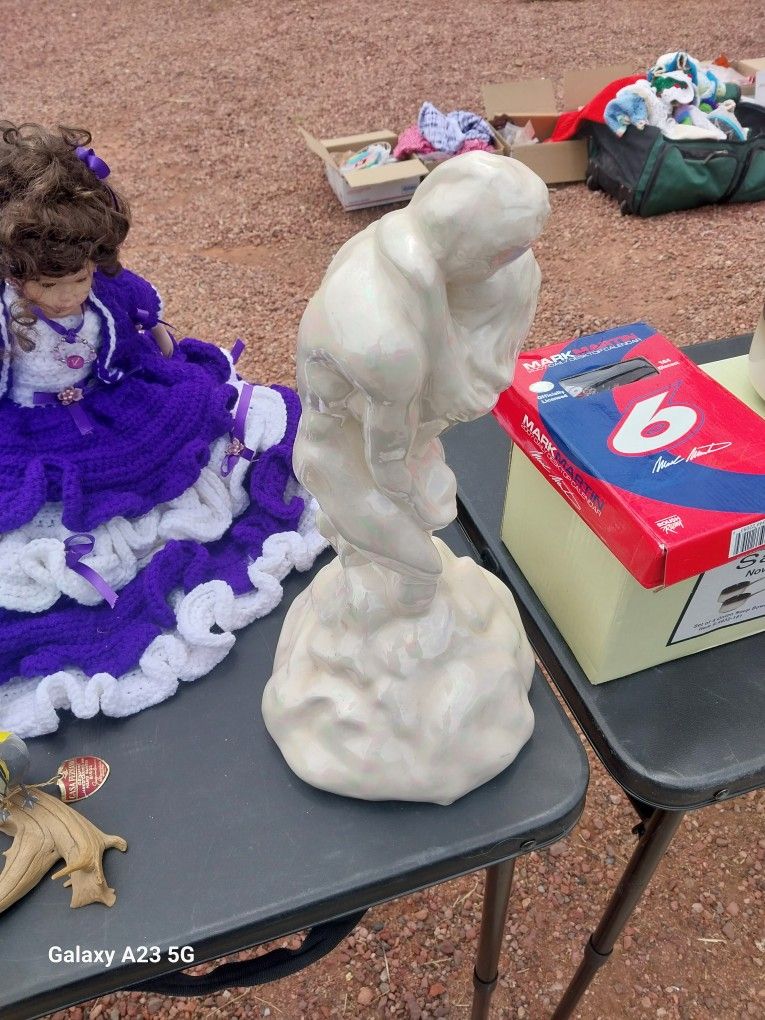 Beautiful Statue In Good Condition