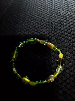 Beautiful Hand Made Glass Bead Bracket. size small