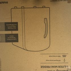 Mini Fridge 4 L Traveling Fridge