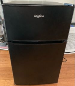 WHIRLPOOL MINI DORM FRIDGE
