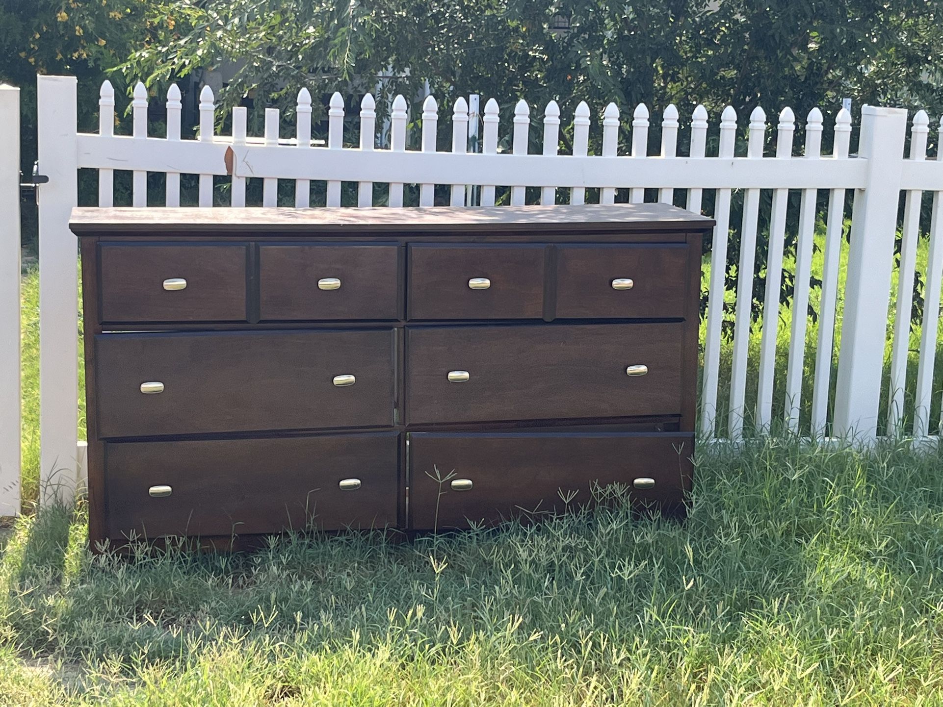 Free Dresser