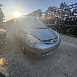 Auto Parts 2006 Toyota Sienna 