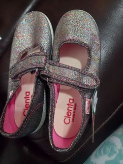 Girls shoes