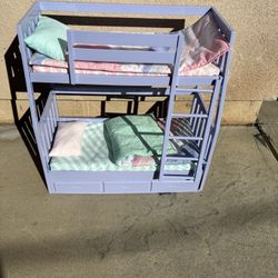  Doll bed like new 