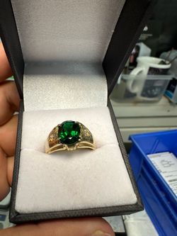 Emerald men’s ring