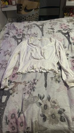 White Lace Trim Cropped Long Sleeve Top