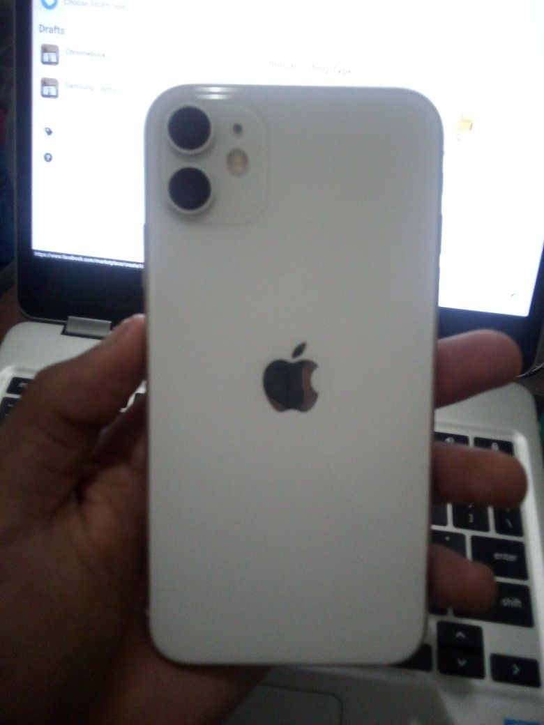 iPhone 11 (READ)