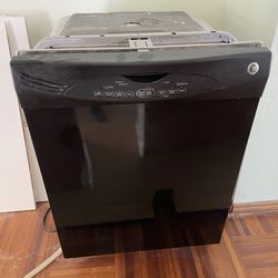 GE Dishwasher GDWF100V40BB