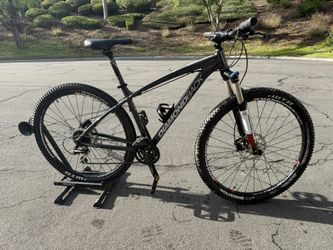 Diamondback Mountain Bike - Medium Size