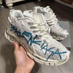 Balenciaga Runners Graffiti 