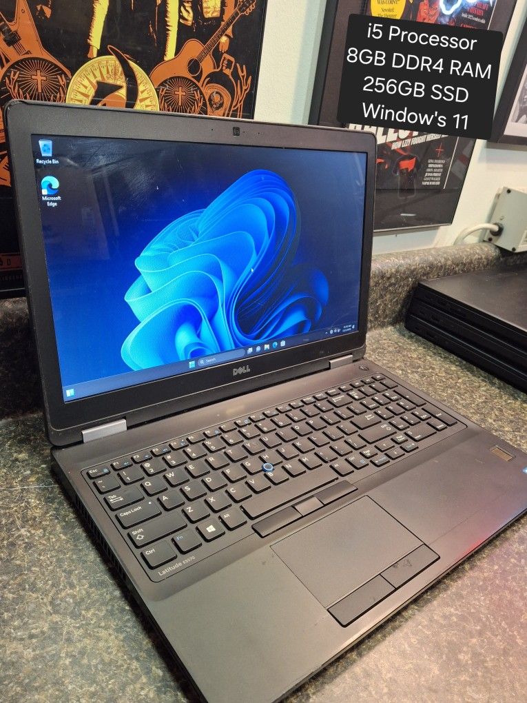 Dell Latitude E5570 Laptop 15.6"