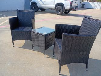 Nice Outdoor Patio Furniture 3 PC Set!