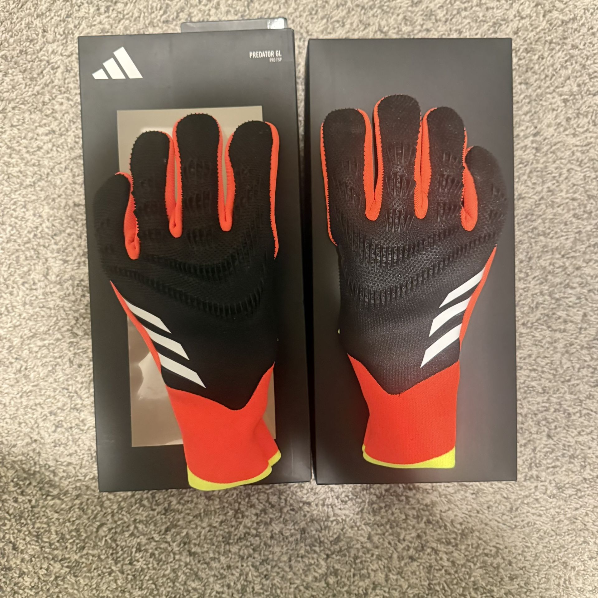Adidas Predator Pro Fingersave Goalkeeper Gloves