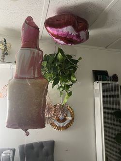 Lipstick 💄 And 👄 Lips Balloons