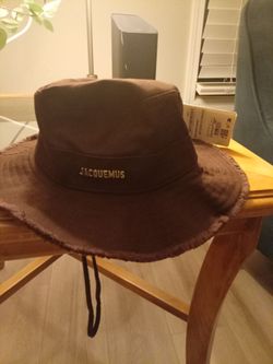 Jacquemus bucket hat
