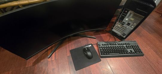 Alienware gaming pc with 34" wide Samsung G3 monitor